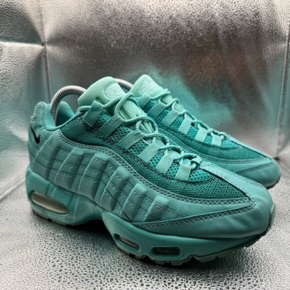 Size 8 Nike Air Max 95 Essential Teal Turquoise Womens Lace-Up Running Sneakers - Picture 1 of 11